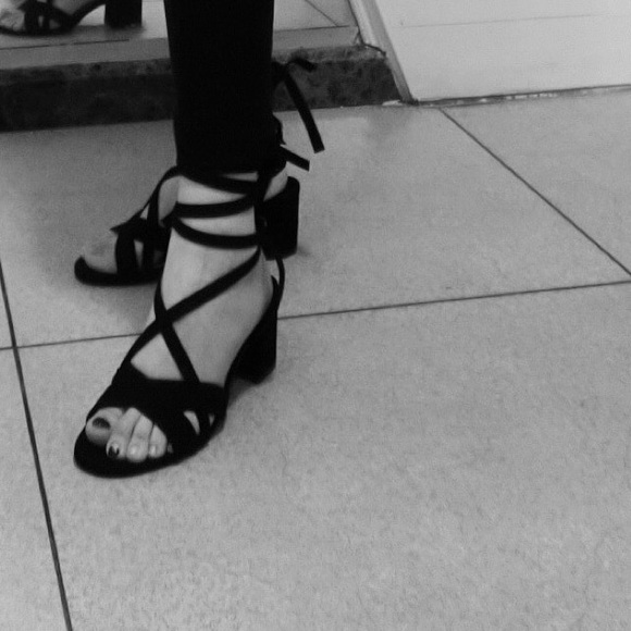 Uterque long tie sandal - Picture 5 of 5